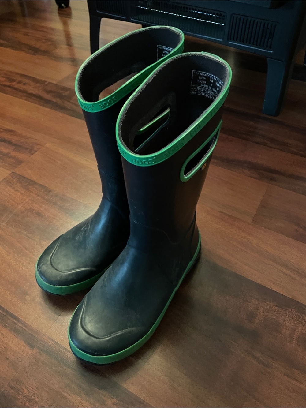 BOGS Flannel lined Rubber Rain/Creek Boots Youth 4